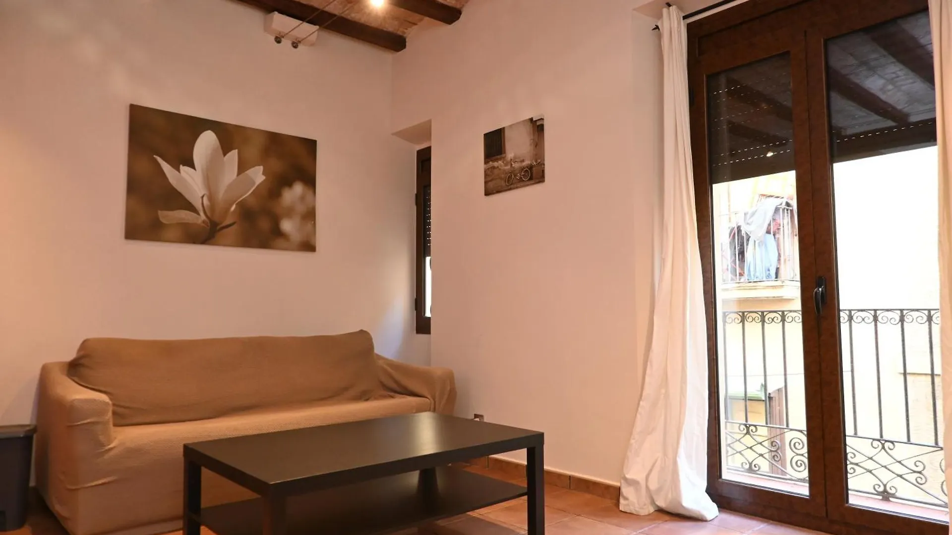 Apartment Homenfun Barcelona Drassanes Spain